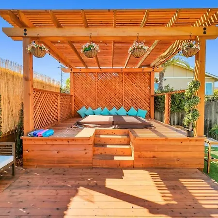 Plush Getaway With Hot Tub & Bay Area Views